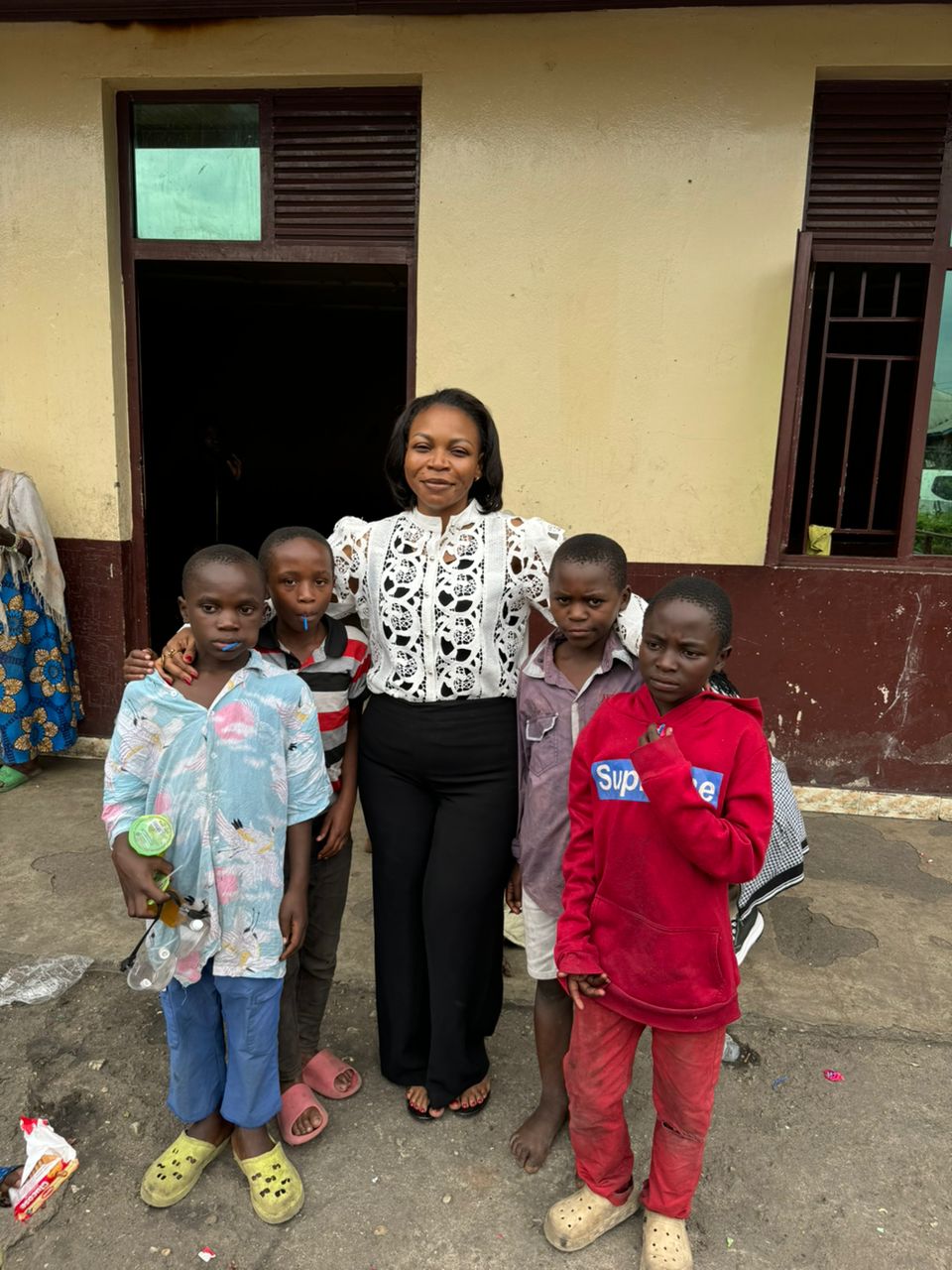 Notre fondateur avec les enfants de l'orphelinat